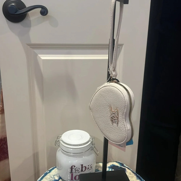 Juicy Couture cream heart wristlet NWT - Picture 2 of 4